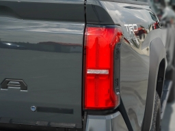 Toyota Tacoma 4WD TRD Off Road Hybrid Double Cab 5' Bed AT (Natl) 2026