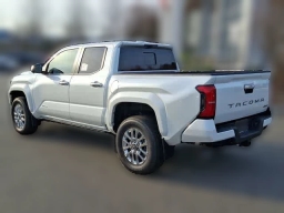 Toyota Tacoma 4WD Limited Hybrid Double Cab 5' Bed AT (Natl) 2026