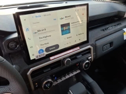 Toyota Tacoma 4WD Limited Hybrid Double Cab 5' Bed AT (Natl) 2026