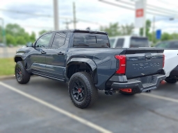 Toyota Tacoma 4WD TRD Pro Hybrid Double Cab 5' Bed AT (Natl) 2026