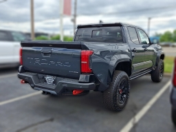 Toyota Tacoma 4WD TRD Pro Hybrid Double Cab 5' Bed AT (Natl) 2026