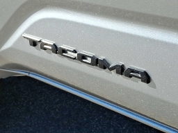 Toyota Tacoma 4WD TRD Off Road Hybrid Double Cab 5' Bed AT (Natl) 2026