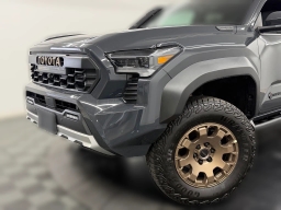 Toyota Tacoma 4WD Trailhunter Hybrid Double Cab 6' Bed AT (Natl) 2026