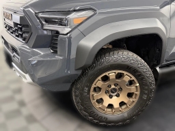 Toyota Tacoma 4WD Trailhunter Hybrid Double Cab 6' Bed AT (Natl) 2026