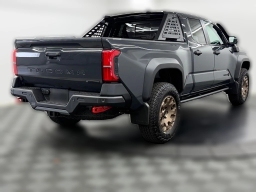 Toyota Tacoma 4WD Trailhunter Hybrid Double Cab 6' Bed AT (Natl) 2026