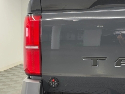 Toyota Tacoma 4WD Trailhunter Hybrid Double Cab 6' Bed AT (Natl) 2026