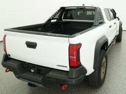 Toyota Tacoma 4WD Trailhunter Hybrid Double Cab 6' Bed AT (Natl) 2026