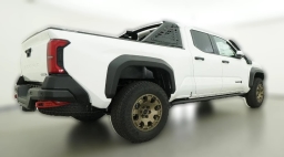 Toyota Tacoma 4WD Trailhunter Hybrid Double Cab 6' Bed AT (Natl) 2026
