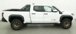 Toyota Tacoma 4WD Trailhunter Hybrid Double Cab 6' Bed AT (Natl) 2026