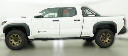 Toyota Tacoma 4WD Trailhunter Hybrid Double Cab 6' Bed AT (Natl) 2026