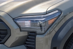 Toyota Tacoma 4WD TRD Off Road Hybrid Double Cab 5' Bed AT (Natl) 2026