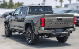 Toyota Tacoma 4WD TRD Off Road Hybrid Double Cab 5' Bed AT (Natl) 2026