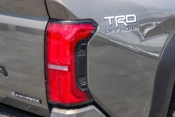 Toyota Tacoma 4WD TRD Off Road Hybrid Double Cab 5' Bed AT (Natl) 2026