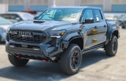 Toyota Tacoma 4WD TRD Pro Hybrid Double Cab 5' Bed AT (Natl) 2026