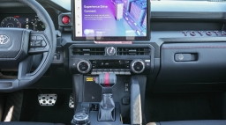 Toyota Tacoma 4WD TRD Pro Hybrid Double Cab 5' Bed AT (Natl) 2026