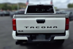 Toyota Tacoma 4WD TRD Off Road Double Cab 5' Bed MT (Natl) 2026