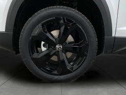 Volkswagen Taos SE Black 4MOTION 2026