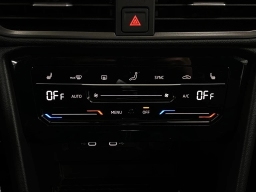 Volkswagen Taos SE Black 4MOTION 2026