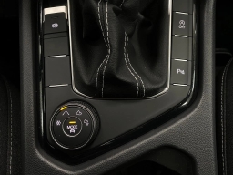 Volkswagen Taos SE Black 4MOTION 2026