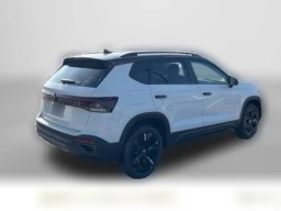 Volkswagen Taos SE Black 4MOTION 2026