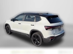 Volkswagen Taos SE Black 4MOTION 2026