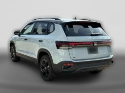 Volkswagen Taos SE Black FWD 2026
