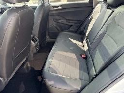 Volkswagen Taos SE Black FWD 2026