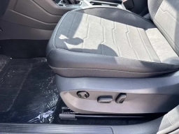 Volkswagen Taos SE Black FWD 2026