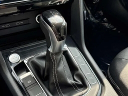 Volkswagen Taos SE Black FWD 2026
