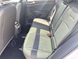 Volkswagen Taos SE Black FWD 2026