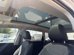 Volkswagen Taos SE Black FWD 2026
