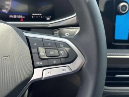 Volkswagen Taos SE Black FWD 2026
