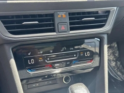 Volkswagen Taos SE Black FWD 2026