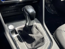 Volkswagen Taos SE Black FWD 2026