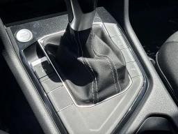 Volkswagen Taos SE Black FWD 2026