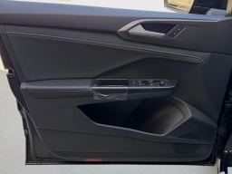 Volkswagen Taos SE Black FWD 2026