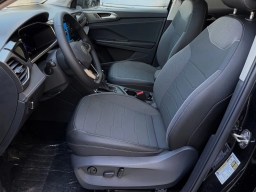 Volkswagen Taos SE Black FWD 2026