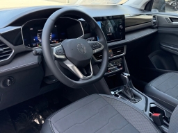 Volkswagen Taos SE Black FWD 2026