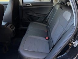Volkswagen Taos SE Black FWD 2026