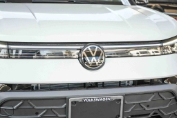 Volkswagen Taos SE Black FWD 2026