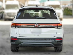 Volkswagen Taos SE Black FWD 2026