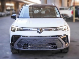 Volkswagen Taos SE Black FWD 2026