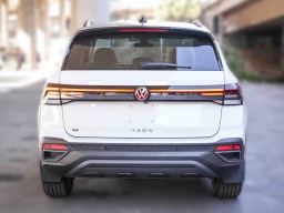Volkswagen Taos SE Black FWD 2026