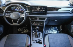 Volkswagen Taos SE Black FWD 2026