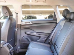 Volkswagen Taos SE Black FWD 2026