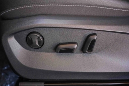 Volkswagen Taos SE Black FWD 2026