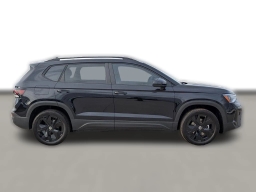 Volkswagen Taos SE Black FWD 2026