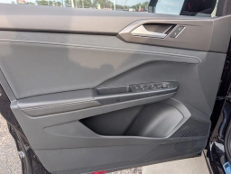 Volkswagen Taos SE Black FWD 2026