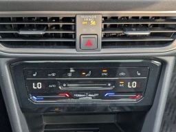 Volkswagen Taos SE Black FWD 2026