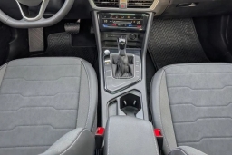 Volkswagen Taos SE Black FWD 2026